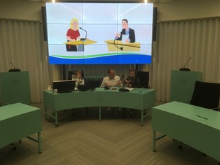 De Meerkoet debat openen raadzaal Gemeente Schagen